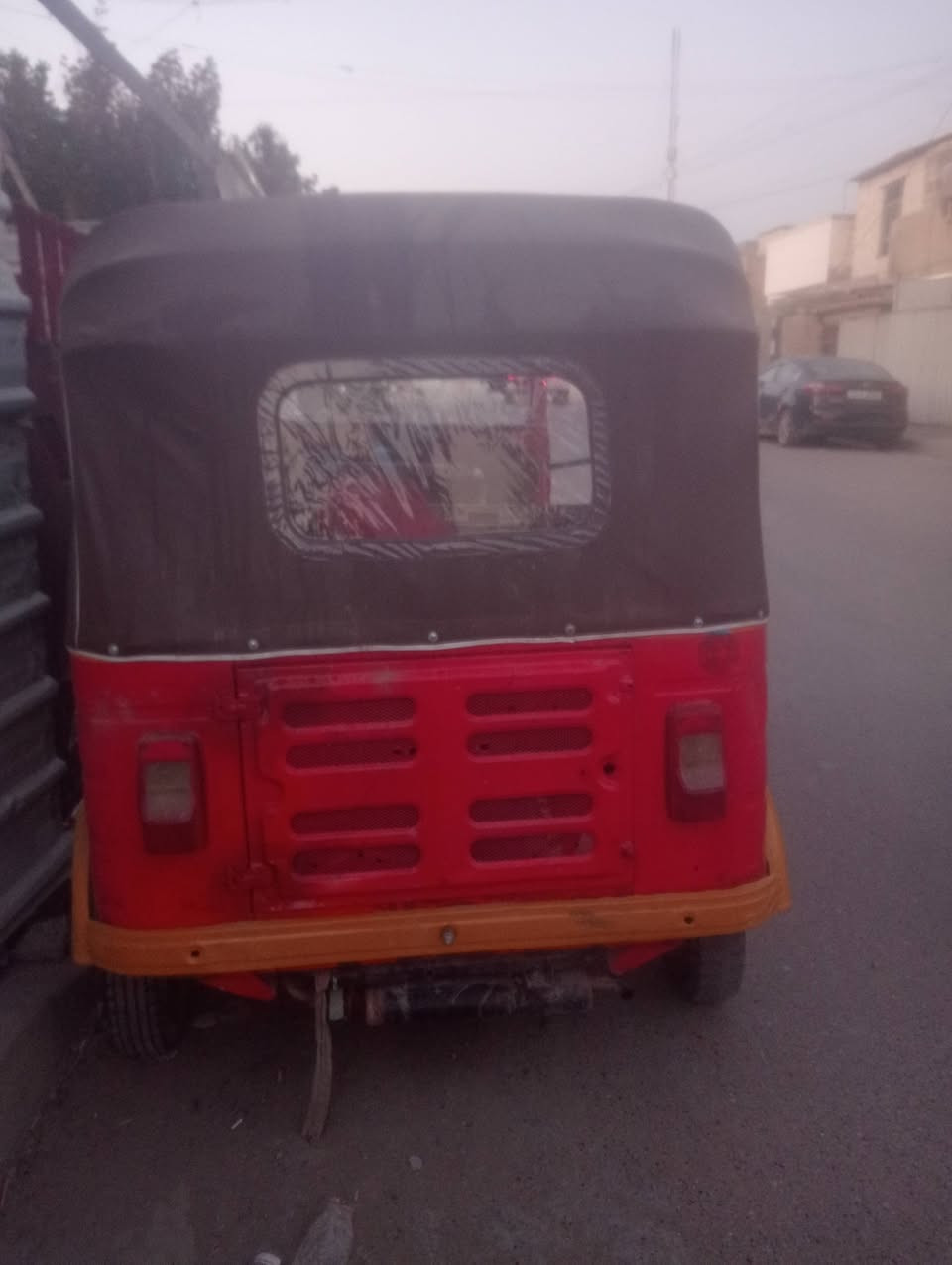 سلام عليكم تكتك البيع موديل 18 تكتك رقم نكليزي بغداد بكاني بغداد حي نصر السعر 3ملاين ونص رقم الهاتف ***********
