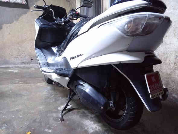 السلام عليكم فورزة 09 كاملة مابيهة اي نقص السعر 650 وبيهة مجال
 بغداد ***********
