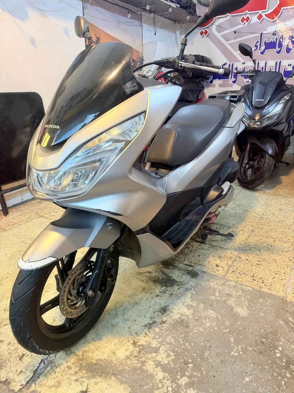 سلام عليكم 
للبيعpsx
جيل ثاني
ياباني jf 
دراجه مكفوله عام
ماشيه 40 
شرط الكفاله 
وافحص وين ماتريد 
والك يوم كامل مكينه مفتوحه كفر مبدل ترجع الدراجه 
السعر 16 وبيها مجال
معرض كريم الربيعي 
بغداد فضوه عرب 
*********** بغداد, العراق
