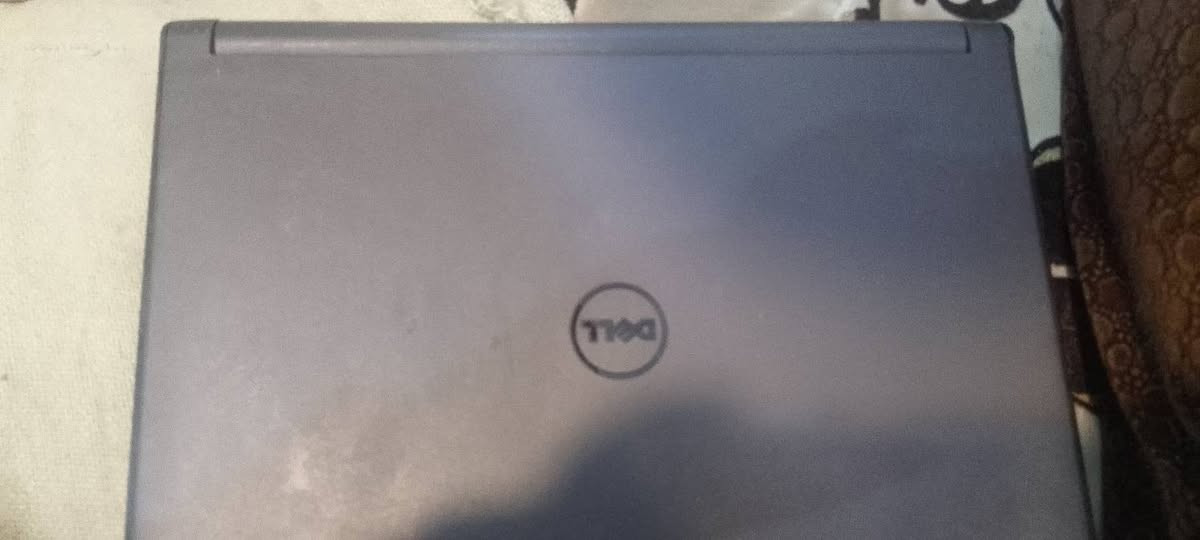 السلام عليكم 
حاسبة كروم بوك DELL للبيع النضافة 90%
وبيها جميع برامج التواصل الاجتماعي السعر خاص للتواصل ***********فقط واتساب
