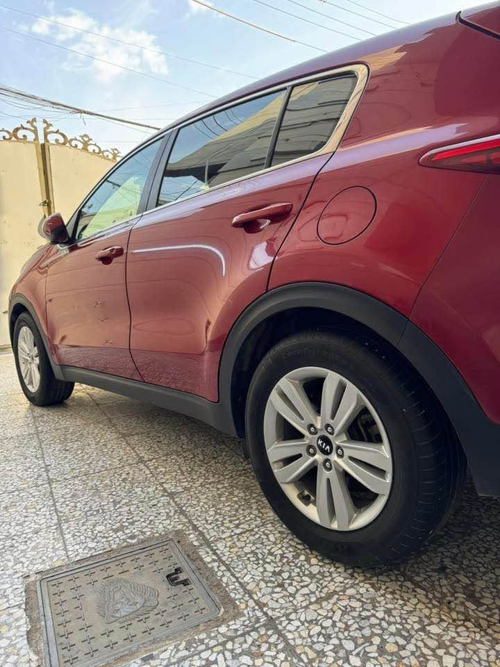 اسبورتج موديل 2018وارد امريكي رقم اربيل الجديد 
***********
السعر 153وبيها مجال للشراي 
 سنوية ورقم الجديد تريد تحويل تريد وكاله 
السنويه 2032
مواصفات النص فول 
قطعتين تبريد 
شاشه وسط
تحكمات ستيرن 
3انضمة قياده 
داخل لونين 
محرك 2500المرغوب 
كير محرك مكفول 
ماشيه 30000الف ميل 
الحادث جاملغ خلفي وشبر بل باب الخلفي بارد فقط بغداد, العراق
