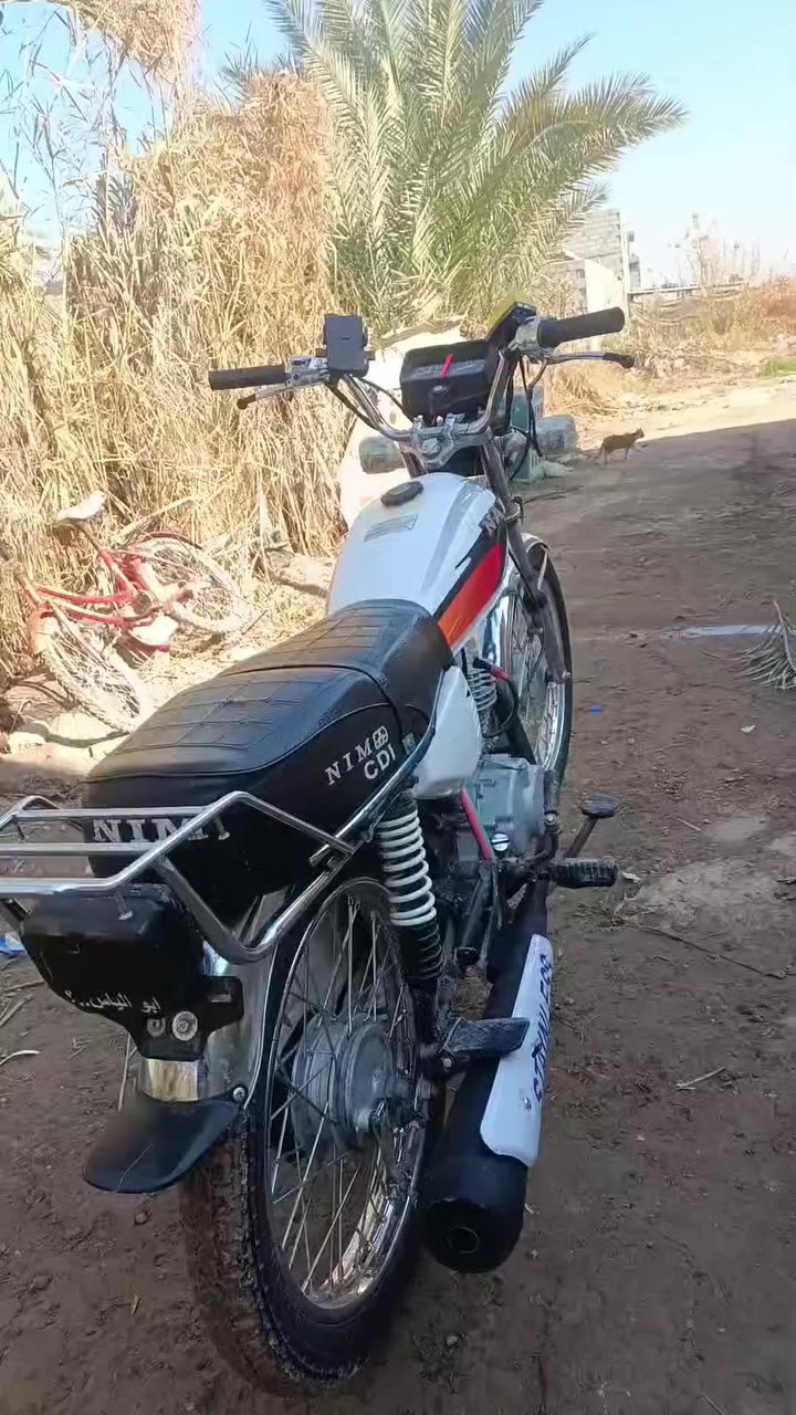 السلام عليكم دراجه للبيع دراجه خير من الله مكينه خرسه گهربايات كلها شغاله دراجه  كامله مكمله رقمي ***********
