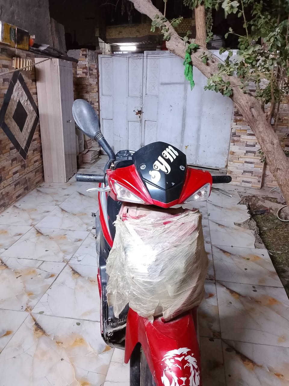 سلام عليكم دراجه للبيع شغاله صوت مكينه خشن سعر 250مكان مشتل شارع مطبك ***********
