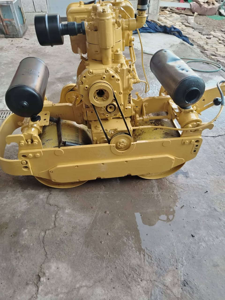 حادله ربع طن بوماك الماني ستيل 
محرك هاتس 
هزاز شغال 
خفيف وثكيل شغال 
عرض 50سنتمتر 
شغاله وجاهزه شرط الشغل 
مكاني الكوت واسط مركز المدينه الحي الصناعي
اي ستفسار اتصل او واتساب وبيك خير وتدلل ***********/////***********
