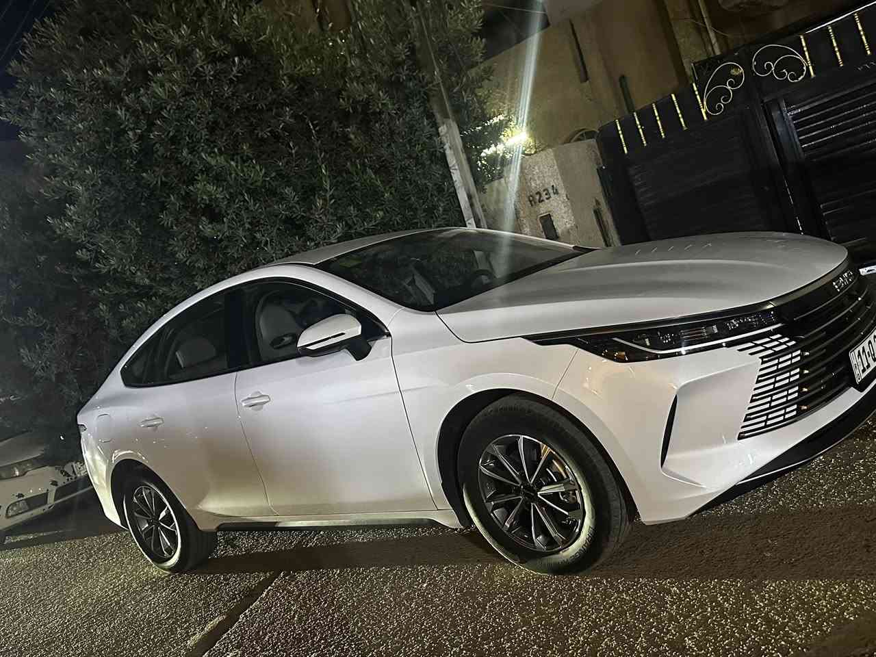 السلام عليكم بي واي دي دستروير 2025 ماشيه 6 الاف الكلي 
السياره مكفوله كفاله عامه حته من الشخط ***********
