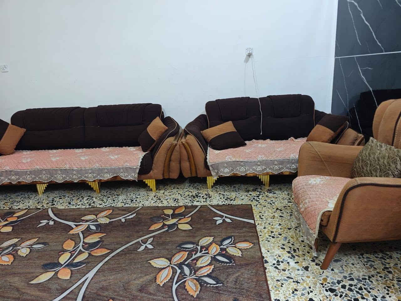 السلام عليكم تخم قنفات تركي درجه اولى ماخذه ن مليون ونص واريد ابيعهن ٧٥٠ ألف لغرض الانتقال لمكان اخر وبيهن مجال الشراي يتصل *********** المكان كوفه حي ميسان نسبه النظافه ١٠٠/١٠٠
