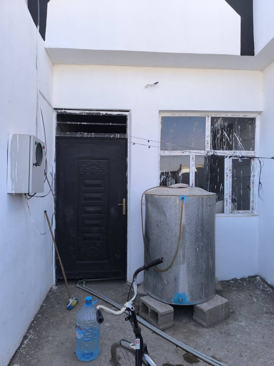 بيت ١٥٠ متر زراعي قرب بانزيخانت الشمس
غرفتين نوم ومطبخ حار بارد وهول واستقبال البيت مأسس بوراي ومجاري وبوب خارجيه ومصبوب نقص بياض وشبابيك سعر ٣٠ مليون ***********
