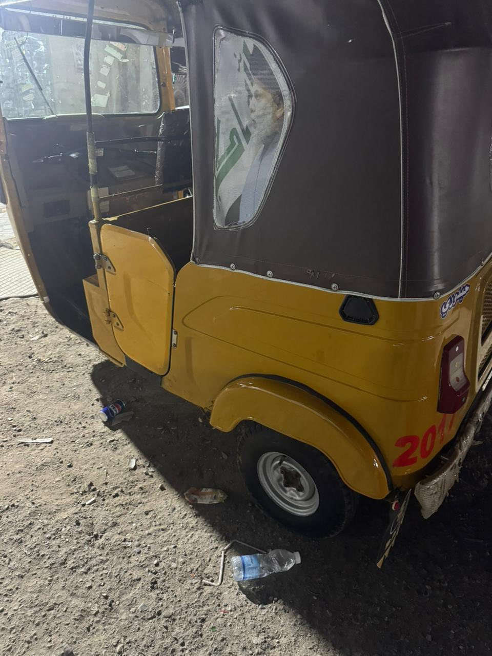 السلام عليكم تكتك 21 شهر 4 كفاله تكتك بيها بس بالغد صبغ كد شبرين والباقي كفاله السعر 7 وبيها مجال الف متذب عليها ***********
