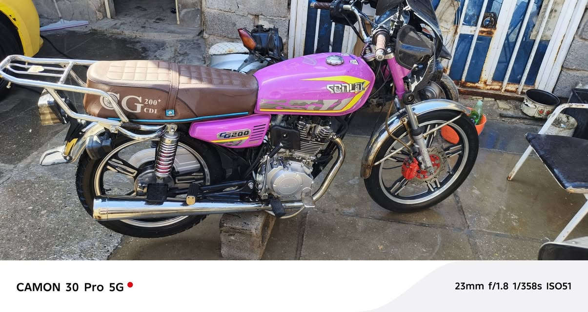 السلام عليكم سولنك موديل2024 دراجه جديدة وكفاله مكينه مكفوله نقصه ستاند تعليك وشاشه واير مكطوع  مكينه 200 اوراق بيه دراجه خير من الله مكاني بغداد مدينه الصدر السعر 700رقمي***********
