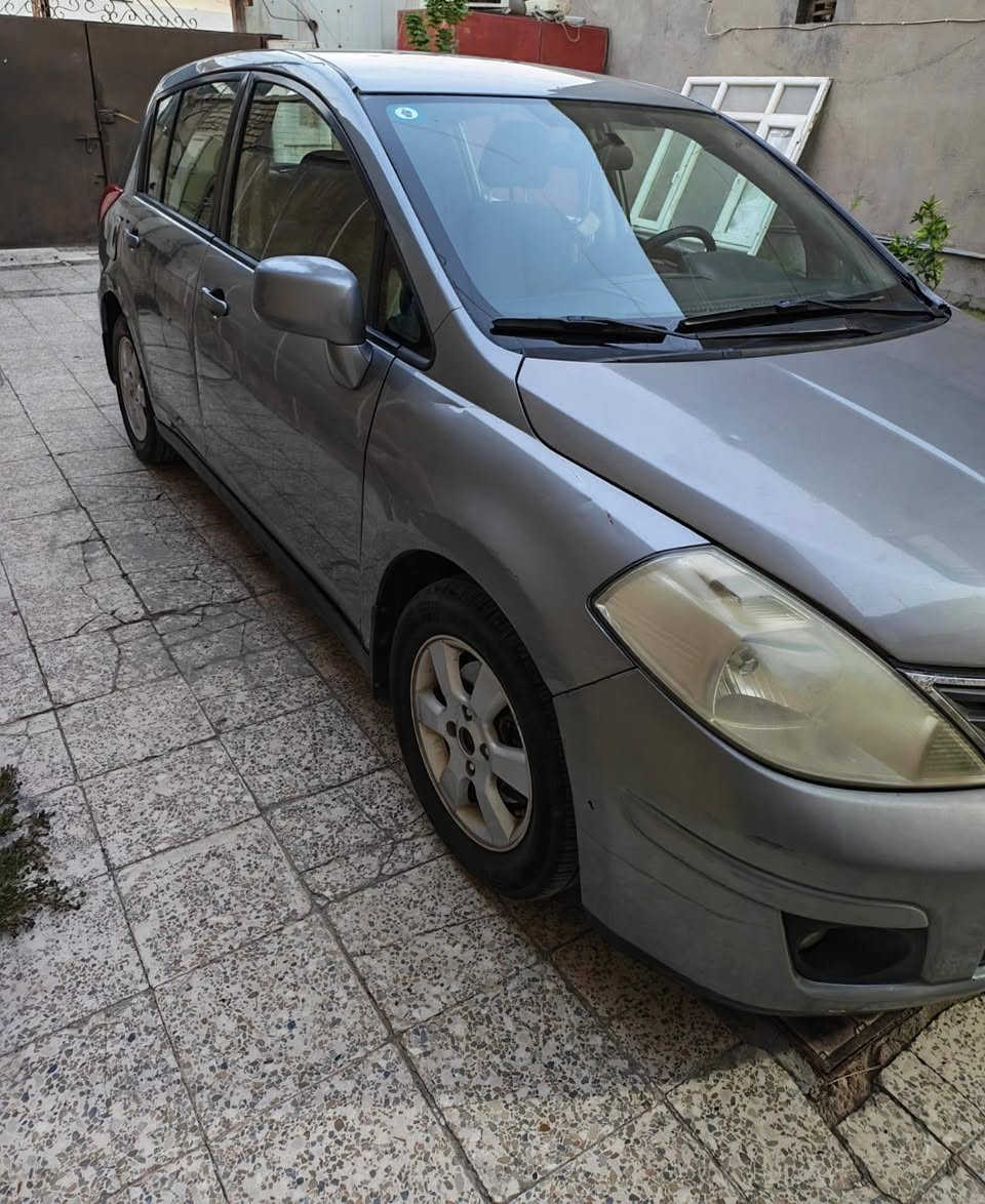 السلام عليكم
فيرسا  2009 فول مواصفت ويل كب اصلي   السيارة بصمة 

محرك 2000 تبريد ثلج  

السعر 75 ورقة وشوية بيهة مجال  
مكان السيارة بغداد  العامرية 
بغداد خصوصي 

واتس اب  ***********
