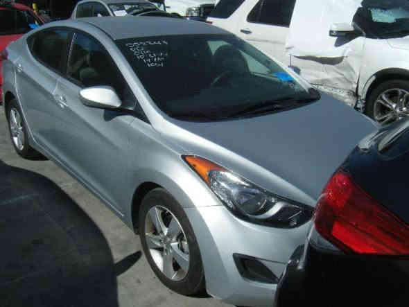 السلام عليكم 
النترا موديل ٢٠١٣ 
محرك ١٨٠٠ دوش 
السيارة نضيفة 
بيها صفحة صبغ اثر جراد للجمالية 
مكينة وكير مكفولة 
عارضها ب١٠٧ 
بغداد الشعلة 
***********
صور الحادث موجودة
