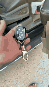 السلام عليكم تاهو موديل 17 اصل دخول جديد كفاله عامه من كل شيء سياره كرتون ما بيها اي نقص جاهزه بدون قص ولا فتح كفاله سياره ثلاث قطع صبغ فقط والباقي كفاله تخم تاير فول مواصفات بصمه كشنات كهربائيه بطن كريمي سياره ال تي كفاره عامه فول عدم فتحه السعر 160 ورقه وبيها مجال العنوان بغداد 
رقم الهاتف ***********
