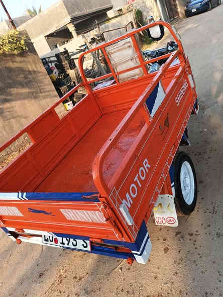 سلام عليكم ستوته للبيع موديل 2020 مصبوغه حراري لا خياس ولا لحيم اوراق اصولي جاهزه ونضيفه كهربائيات كله شغاله السعر 1400وبيه مجال قليل مكان حله شارع 80 يم مخبز مهند ***********
