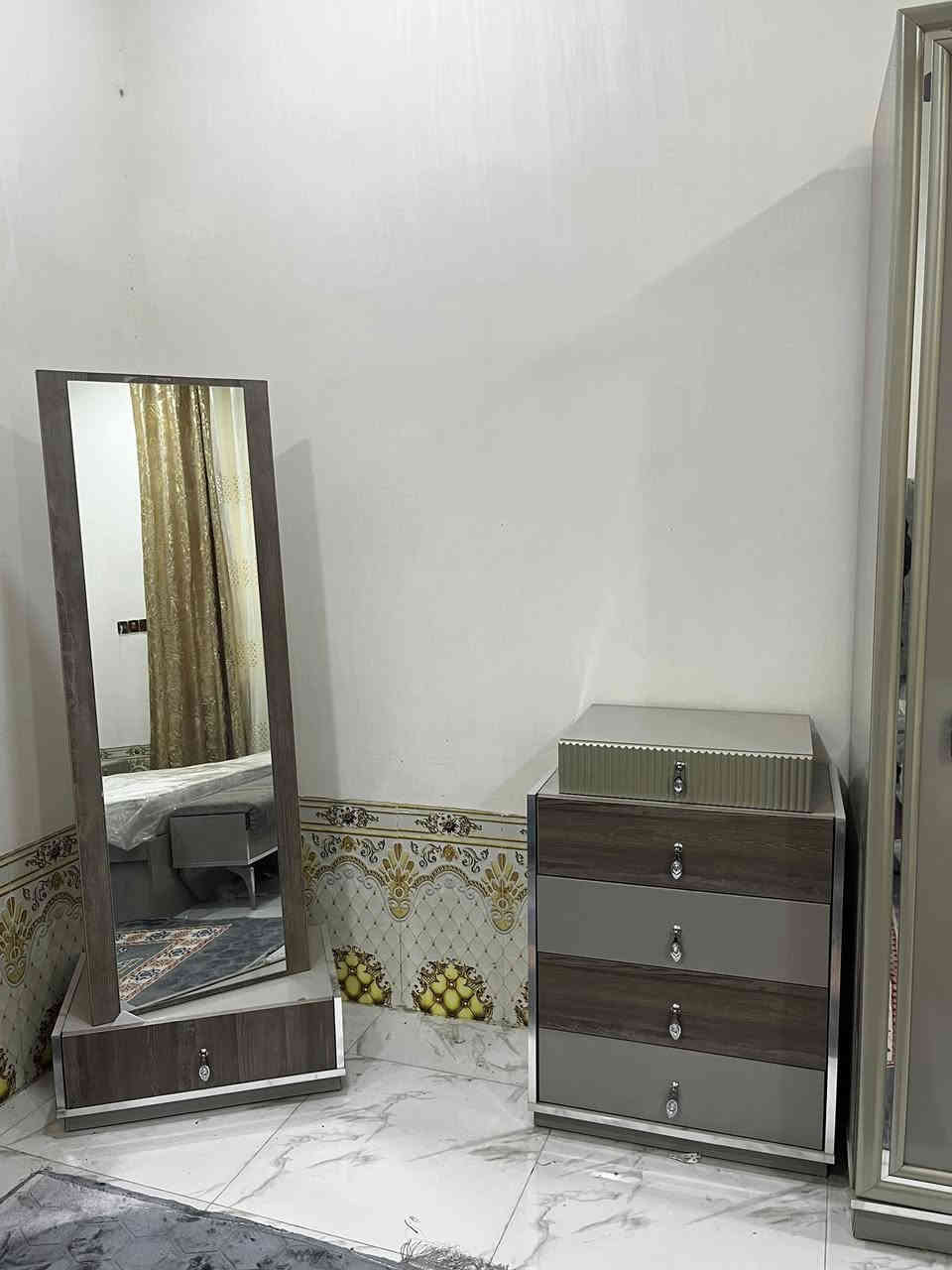 سلام عليكم غرفه نوم تركي 8 قطع نظيفه اريدها بمليون للاستفسار تواصلو وياي خاص او على  الواتساب ‭0781 801 1391‬
