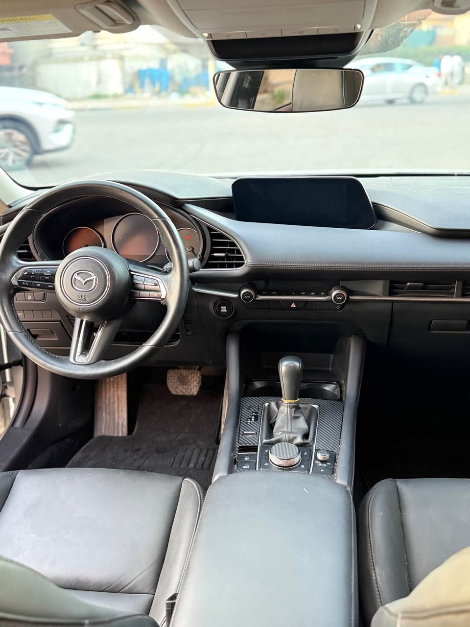 Mazda  zoom 3 SelectSport

اللون :- Smoke Color 

الموديل :-2024

نظام القيادة:- سبورت- اعتيادي

المحرك:- 2.5بدون تيربو

عداد المسافة :-9000 Ml

الضرر فقط بنيد السيارة مبدل مصبوغ

ايرباك:- سستم بلادي كامل بدون اي نقص 

محرك 

المواصفات:- بصمة- رادار امامي وخلفي -كامرة خلفية - لايت زينول امامي بلادي -ويل كروم- كشن جلد -شاشاة داخلية

مكان السيارة :-كركوك

رقم الهاتف :-*********** كركوك, العراق
