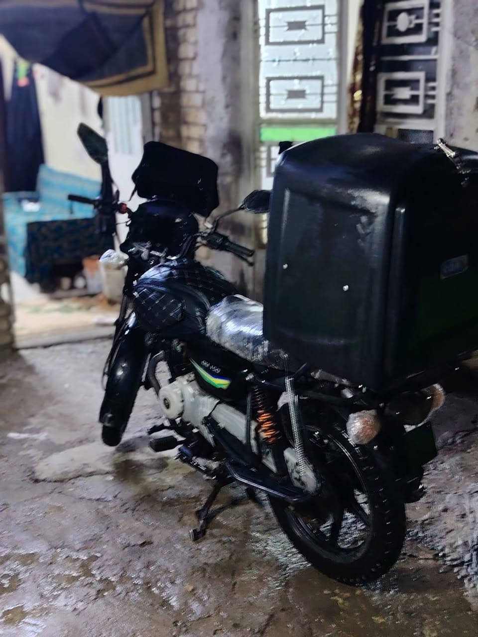 سلام عليكم اخوان درجه بوكسر كلاسك درجه خير من الله ارواق خمسه كمرك متفوع كبل ترقم درجه جاهزه كبل لشارع موديل 21 المكان بغداد حي جهاد السعر المطلوب مليون ‏‪200 وبيه مجال حك  جيه‪ ***********
