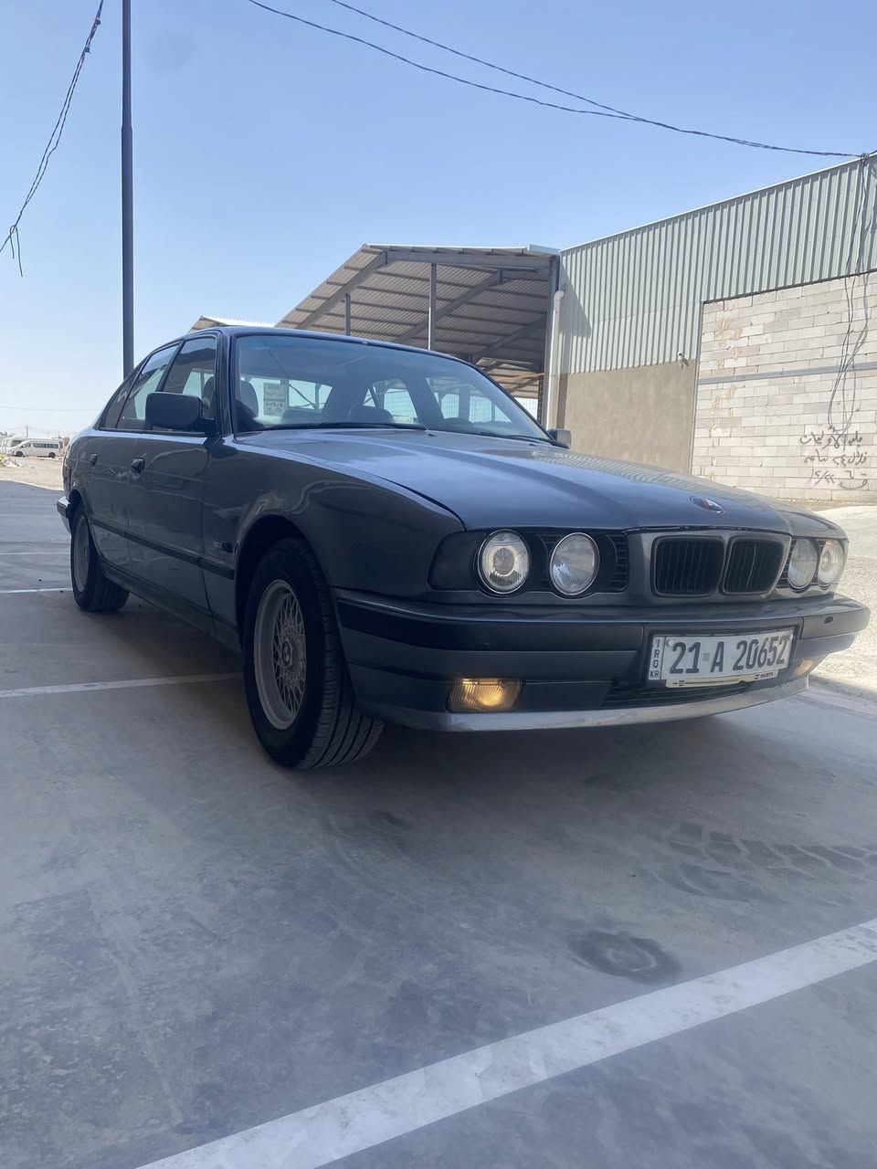 سلام عليكم ورحمه الله السياره للبيع فقط مكلف بل النشر مكلف لاتصال ع لرقم رجاء
بي ام 525 مديل ٩٠ مسكر فانوس كير اوتو 

السياره مكفوله من ضربه ولا قطره خياس 

صبغ جماليه السياره فتحه ٤ جمات كهرباء اي بي اس شغال سنتر شغال كهربيات شغاله كلها تبريد ثلج 

بجم عريض تخم تاير ويل خليه جدد السياره جاهزه 

رقم سليمانيه بسم صاحب لسياره سنويه جديده ٢٩ 

مكان السياره النجف لسعر ٥٨ 

***********
