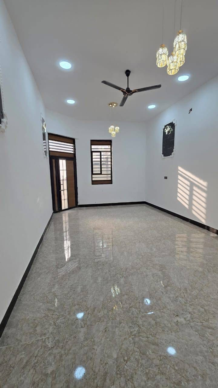 #اسعد_الله_أوقاتكم_بكل_خير
***********
دارين  سكن للبيع ⛪️ بسعر بلاش 
بيوت حلوه مرتبه 

#مساحت كل بيت 160متر  بناء حديث بعده بل جيس

#يحتوي البيت على غرفتين نوم 
و ديوان 
و صاله 
و مطبخ 
و صحيات داخلي و خارجي و كراج سياره 
بيت كلش مرتب 

كافه الخدمات متوفره 

#جنس_العقار :: طابو صرف زراعي بأسم عراقي سند ٢٥ 

البيوت علا شارع  10 متر 🛣️

#العنوان البصره حمدان طريق سيد حامد قرب مدينة الاندلس السكنيه

سعر كل بيت 85 مليون  و بي مجال 
#للاستفسار الاتصال على الهاتف 📞📳
📳((*********** صادق
