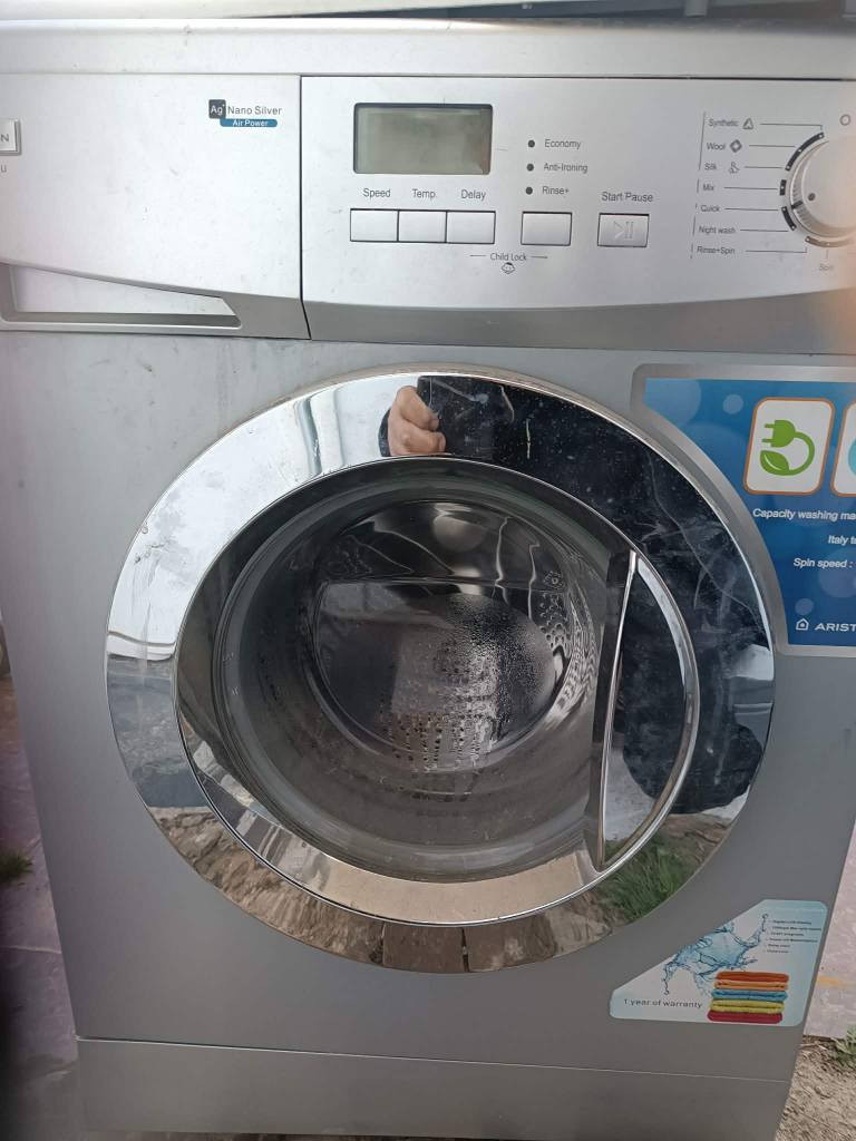 غەسالەی ئەریستۆنی ئیشکردوو بۆ فرۆشتن ، تا بڵێی غەسالەیەکی زۆرباش و بێ کێشەن ، نرخی گونجاوە ، بۆ زانیاری زیاتر لەماسنجەر و وەتسئاپ و ڤایبەر یان پەیوەندی بەم ژمارە تەلەفۆنانەوە بکەن‌‌ ‌
***********
***********
*********** السليمانية, العراق
