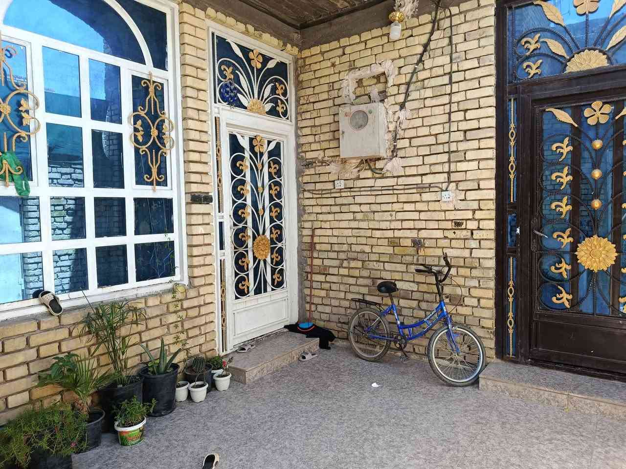 بيت طابو صرف مساحته. 125 متر  مدينة الصدر مقابل مدرسة ابن ماجد بالفرع كونكريت مسلح طابق واحد يحتوي على غرفتين نوم مناور اثنين صالة استقبال ومطبخ وصحيات السعر 132 مليون وبيها مجال
للتواصل على ***********
بيت طابو صرف مساحته. 125 متر  مدينة الصدر مقابل مدرسة ابن ماجد بالفرع كونكريت مسلح طابق واحد يحتوي على غرفتين نوم مناور اثنين صالة استقبال ومطبخ وصحيات السعر 132 مليون وبيها مجال
