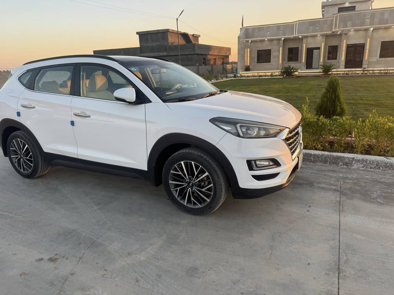 توسان 2019 فول مواصفات رقم بغداد الجديد كفالة من الصبغ والبارد *********** السعد ٢٠٠
