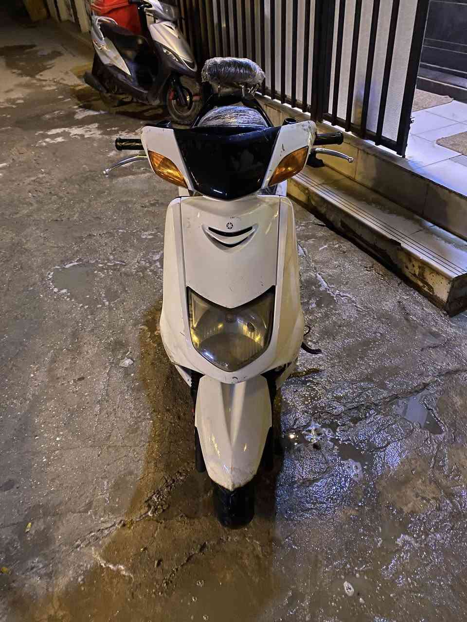 سكنس نثية نقصهه بس كابريتر يخربط دراجة سلف وهندر شغال للبيع 500 وبيهه مجال مكاني الدورة ***********
