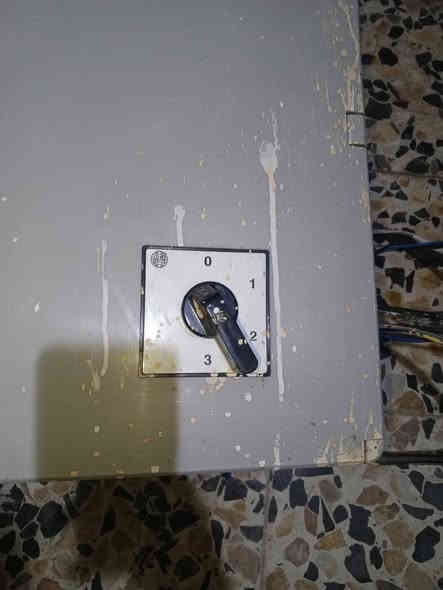 سلام عليكم جنج مع قاطع دوره مع جهاز امبيريه مع كيبل اربع خطوط وبي تحويل ‏‪***********‬‏
