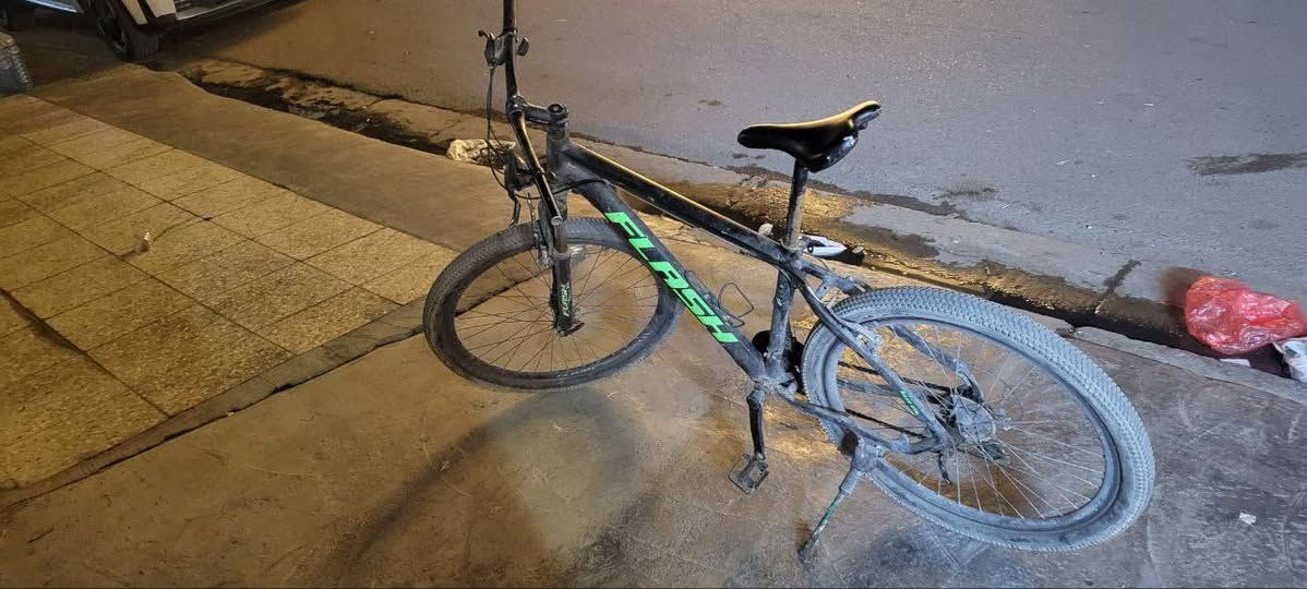 الدراجه للبيع المنيوم قياس 27.5
السعر ١٥٠ 
مكاني بغداد حي لجامعه


**إذا كنت صاحب هذا الإعلان وتريد حذفه لأي سبب، رجاءا أرسل رسالة إلى الدعم الفني**