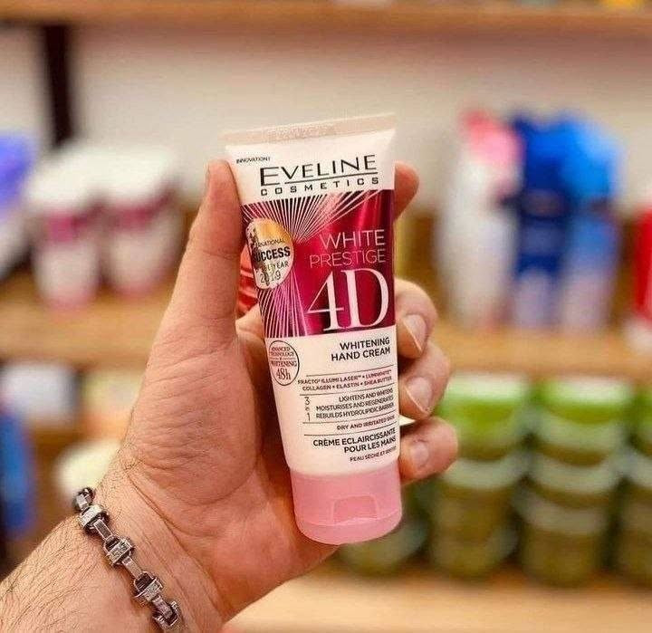 أقوى كريم مرطب ومبيض لليدين 
ماركة Eveline💕 العالمية
#الاصلي اقوى مبيض ومرطب يدين
✅ كريم اليد من ايفلاين  بالتكنولوجيا المتقدمة Lumiskin ™ 4D White Complex الخاص بالعناية باليدين وتفتيحها وازلة التصبغات منها بالاضافة الى ترطيب اليد وتجديد خلاياها باستمرار 
✅ كريم اليدين ممتاز لنعومة اليد ويحافظ عليها من التصبغات لمدة 48 ساعة من الاستخدام وذو تركيبة مركزة ، غنية بالبروتين الطبيعي وزبدة الشيا، الليمون، الطحالب التي تعمل على تحسين مستوى الماء ، وترك اليدين ناعمة طرية وتهدئ التهيج ، وتقلل من خشونة الجلد
✅وتغذي الجلد بلفيتامينات والكولاجين 
#الاصلي المنشأ بولندا 🇲🇨💯
سعر الدرزن ٦٠ الف 
يوجد لدينا توصيل الجميع محافظات العراق✔️✔️


**إذا كنت صاحب هذا الإعلان وتريد حذفه لأي سبب، رجاءا أرسل رسالة إلى الدعم الفني**