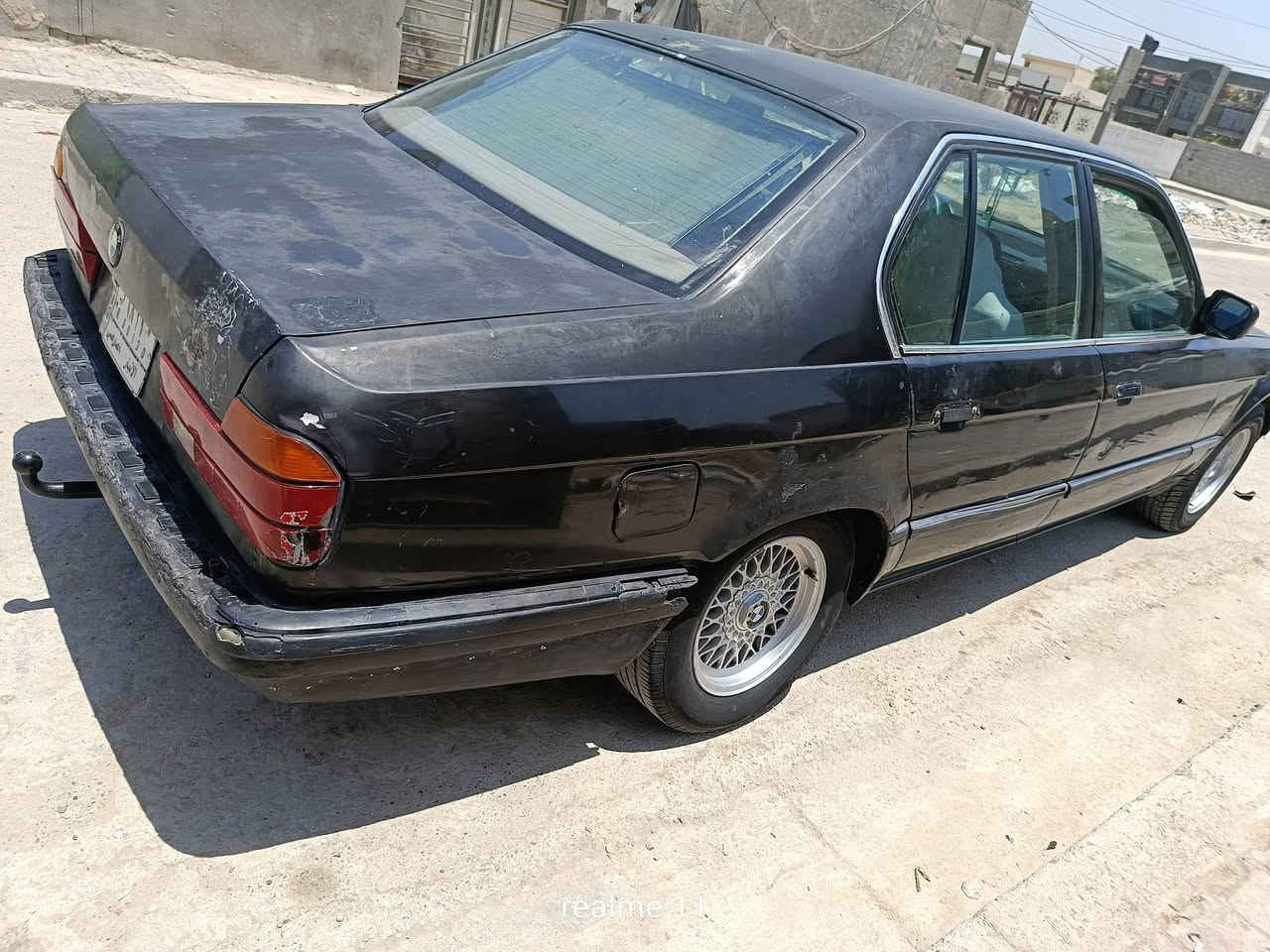 السلام عليكم للبيع او مراوس 735 موديل 1991 رقم انبار شرط التحويل مكينه وكير وصدر وتخم تاير باتري كله جديد ايرفلو جديد منضومه بانزين جديدة بلكات نوزلات كله جديد سيارة جاهزة من كلشي تبريد نقص غاز بس مكاني بغداد المحمودية السعر 35 وبيها مجال بسيط ***********////*********** كورك بي واتساب

