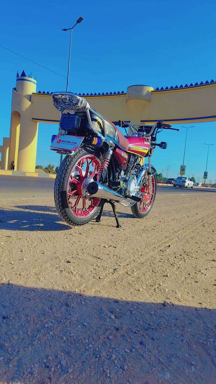 سلام عليكم دراجه سيفان 25وراق سكنر دراجه مكفوله محرك ٢٠٠ دراجه خير من الله مكان النجف الحيدريه ***********
