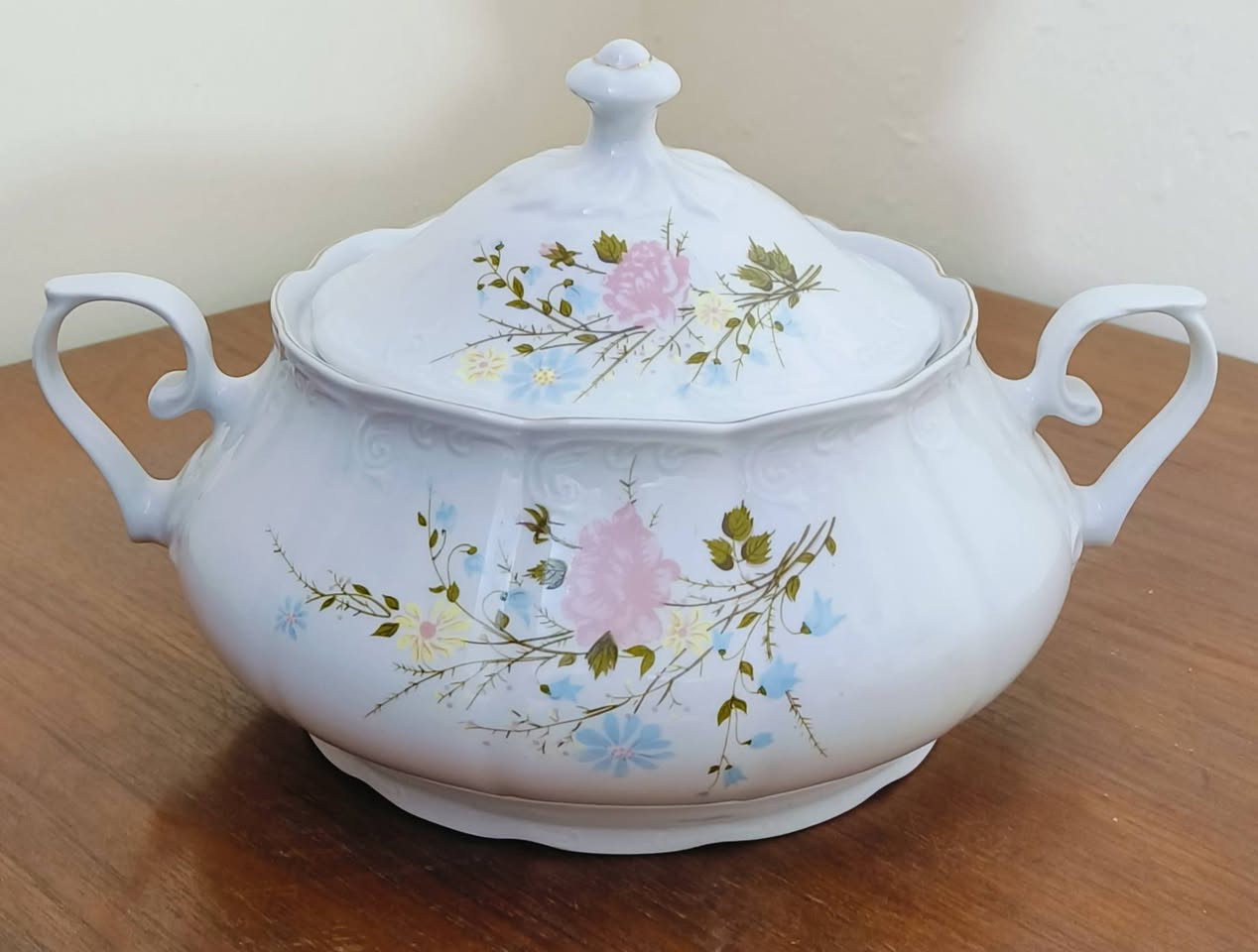 وعاء حساء صناعة رومانيا حجم كبير جديد بالكارتون غير مستخدم
مكاني بغداد ساحة عدن يوجد توصيل لجميع المحافظات


**إذا كنت صاحب هذا الإعلان وتريد حذفه لأي سبب، رجاءا أرسل رسالة إلى الدعم الفني**