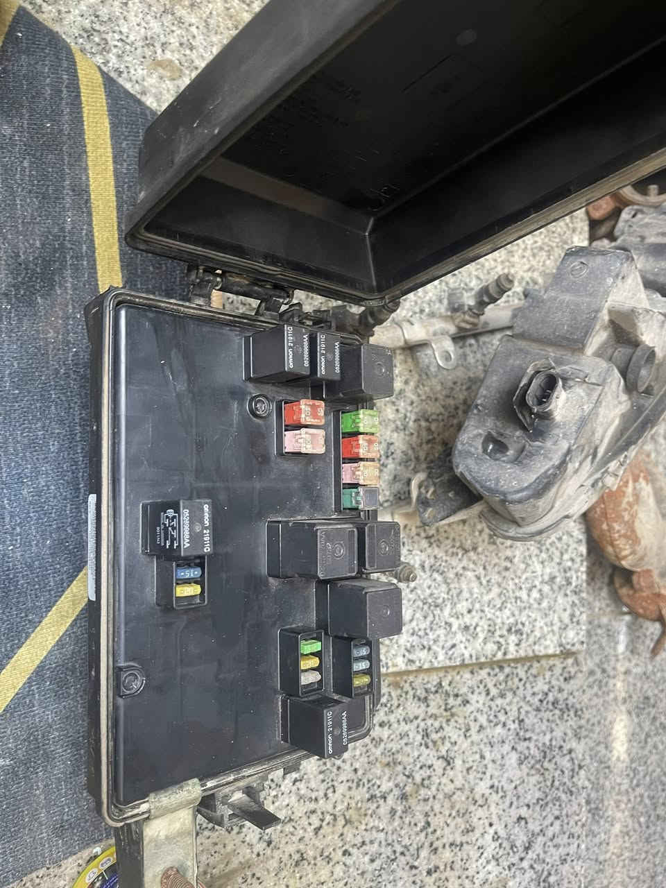 سلام عليكم اخوان الي يريد شي يتصل ***********وانه خادم
