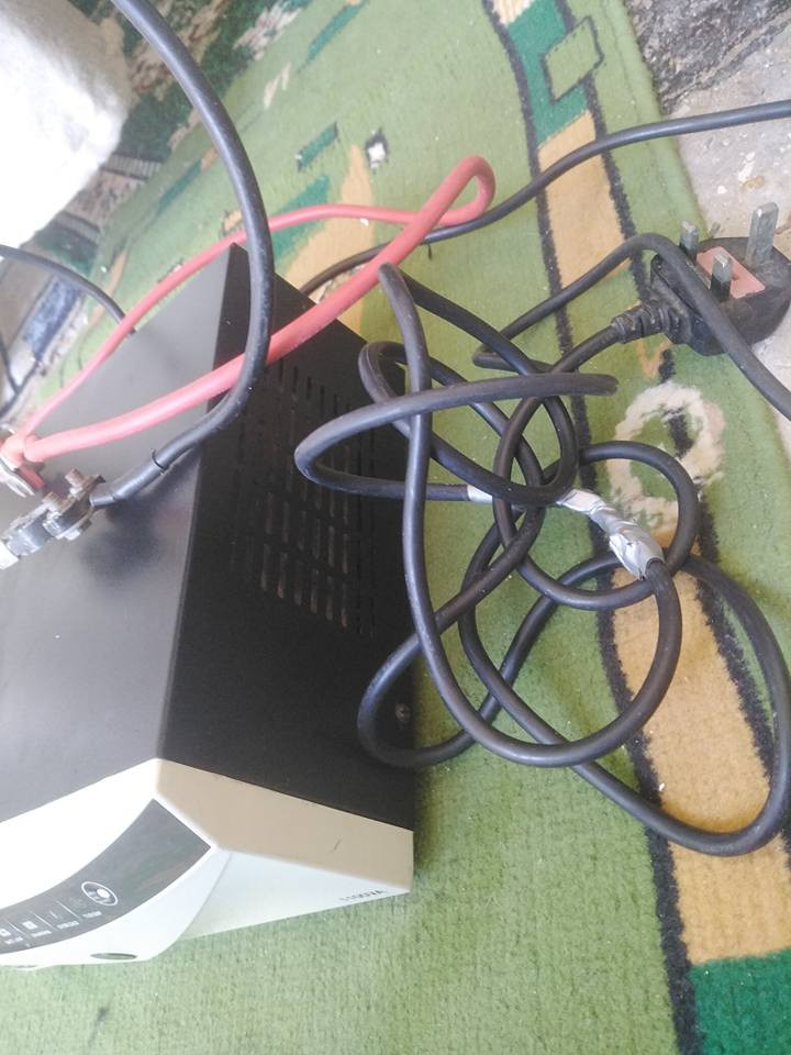 عاكسة ٤ أمبير 1100VA تنربط على باتري كبير ابو200 اشغل غرفة كاملة اضائة ومروحة وبلازمة وحتى ثلاجة ومبردة لمدة ٤ساعات متواصلة بدون انقطاع
مكاني قرب جامعة القادسية نهاية شارع ٢٠ يم اسواق الجوهرة
الشراي يتصل على هذا الرقم *********** بي واتساب
السعر 90الف وبي مجال شاهد الله مشتريهة 150الف بس صار عند ضرف واضطريت ابيعهةبهذا السعر
