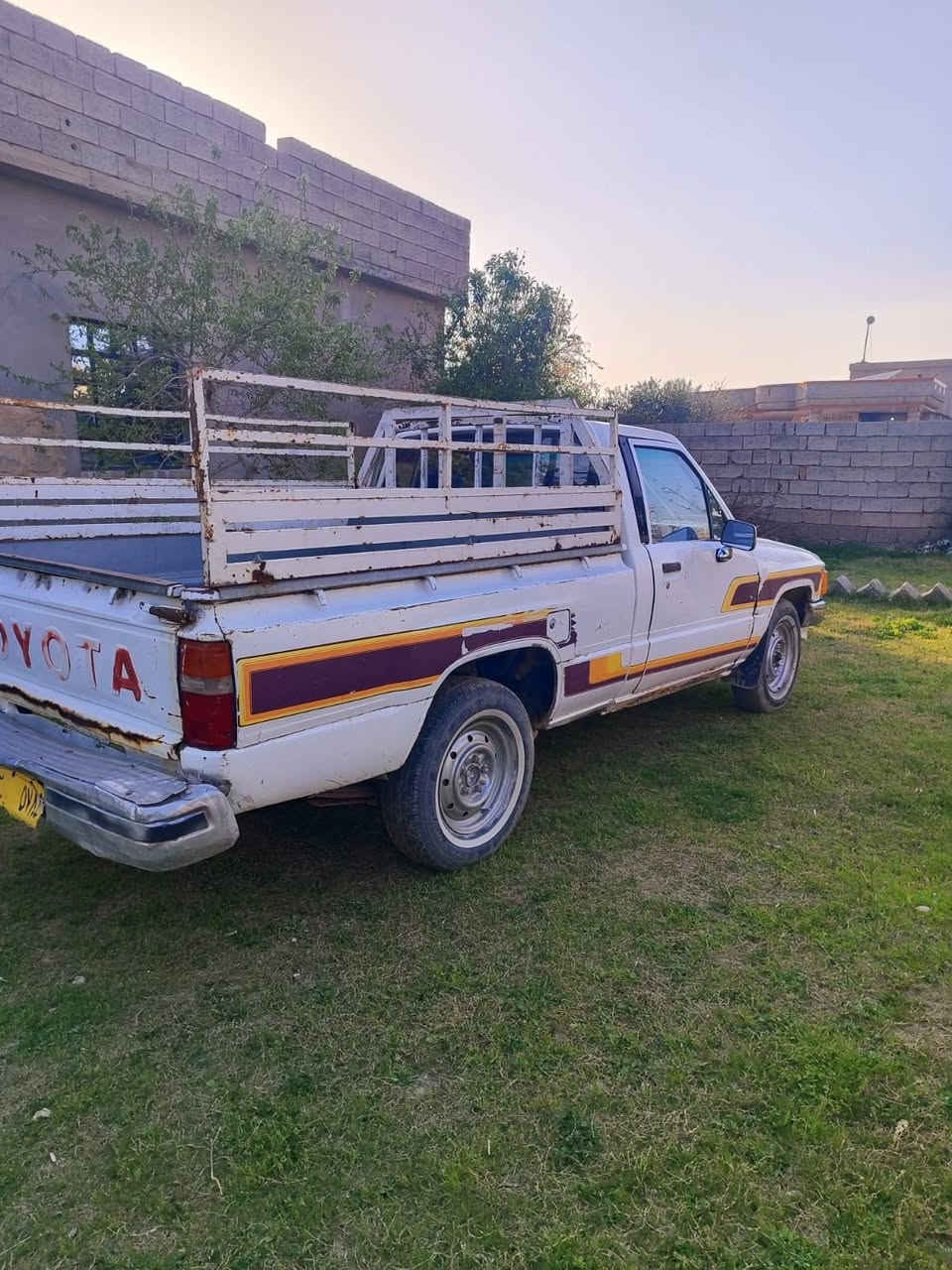 السلام عليكم بيكم 88 رقم صلاح الدين صدامي شرط التحويل سيارة كير ومحرك وصدر وتخم تاير كلو جديد شاصي واكسل شرط كشر وقرفة شوف العين حلو كهربيات كلهة شغالة سيارة جاهزة من كلشي السعر 26ورقة مكان السيارة العلم قريت الربيضة مراوس بيكم دبل سوبر دير كنو نضيف ادمرال يرهم حسب القناعة ***********)*********** بيع نقد بدون وعدة
