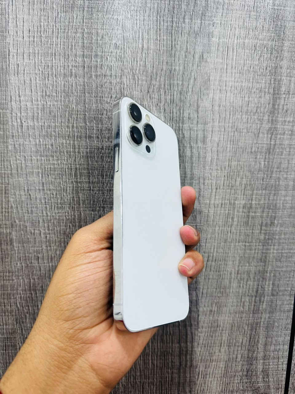 السعررررر//550 الف فقط‼️

iPhone 13 pro max

مستبدل بطارية اصلية✅

شاشة وكالة اصلية✅

نموذج M شرق الاوسط

الضمان لمدة 5  ايام من تاريخ الشراء

-الديوانية—سوك هرج—قرب كراج الطوابق

—مركز الموسوي

للحجز

***********
