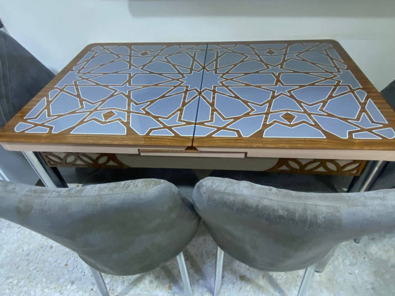 ميز يتكبر واربع كراسي نظيف استعمال قليل سعر 125


**إذا كنت صاحب هذا الإعلان وتريد حذفه لأي سبب، رجاءا أرسل رسالة إلى الدعم الفني**