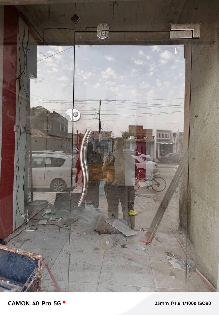 سلام عليكم  عندي جام خانه مال  محل كاملة  لطول مترين ونص وعرض مترين 33 سعر 300وبيه مجال  رقم الهاتف ***********
