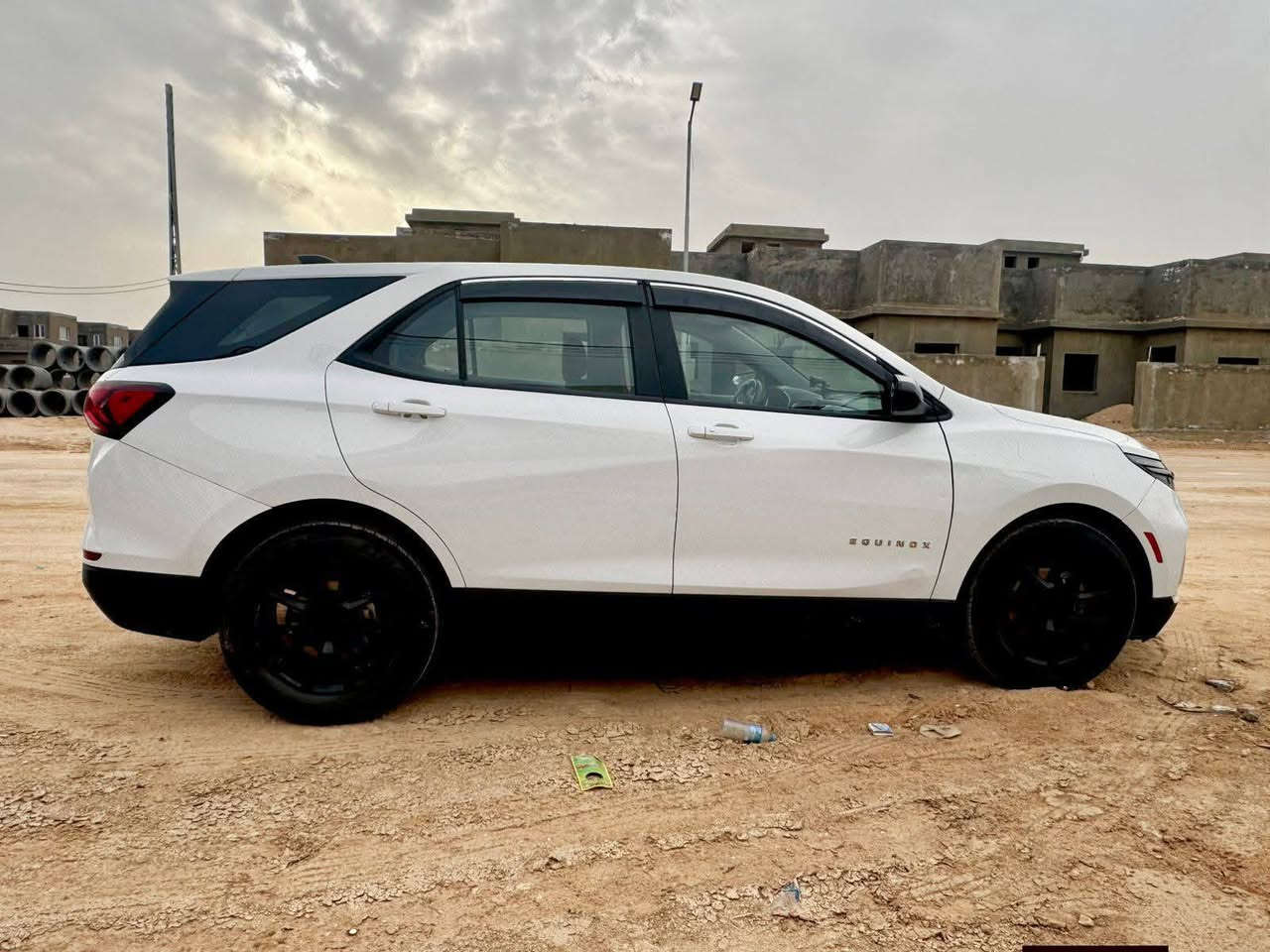 شوفرليت اكوينكس  2022
رقم بغداد  الدولي تحويل مباشر 
حجم المحرك : 4 سلندر 1500 تيربو 
عداد المسافه : 93  الف km 
بدون دواخل بدون ايرباك شرط 
المواصفات .. 
بصمة تشغيل وابواب -  
لايت زينون - - ويل كب 
شاشه كار بلي - كامره خلفيه - تحكم ستيرن
تبريد قطعتين - مقاعد مخمل لونين  
حساس خلفي - رادار امامي مانع تصادم ‏‬‏
السياره نضيفه جدا  (( السعر 180 ورقه )) 
  الاتصال‪0780 807 1040
