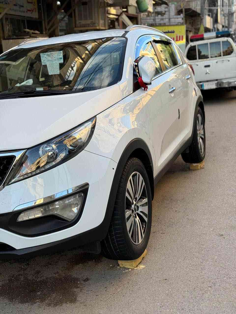 سلام عليكم كيا سبورتج 2016 خليجي وكاله الدوليه استلام شركه على ايد وحده من 2016 ماشيه 115km ممشه حقيقي وقابله للزياده  المحرك وكير. كفاله تخم تاير جديد منضومه زنون كامله اشاير بالمري ويل 18 كروم مري شفط لد نهاري ليلي شباك نحله بكلايت لد كامره حساسات خلفيه سياره بيه تبديل بنيد وقبق جنطه بدون صبغ او بدون دواخل حتى دعاميات بلادي بدون صبغ بس حادث بسيط او موجوده صور الحادث بدون ايرباك او بدون كلشي بسمي تحويل ثاني يوم السعر 150 العنوان بغداد الحريه رقمي للاستفسار *********** بغداد, العراق
