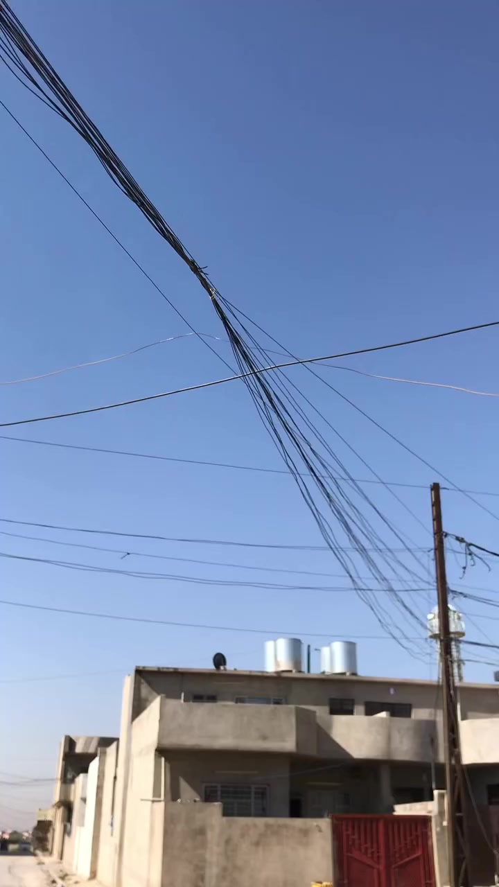 السلام عليكم ماطور شحن للبيع ماطور جديد مستعمل ٣ تشهر ماطور كلشي مابي ايشاير لايت كلو  شغل ماطور خمس بطاريات وتلاث نمر ماطور جديد مكاني حي السماح الثاني *********** السعر ٣٠٠ وبي مجال
