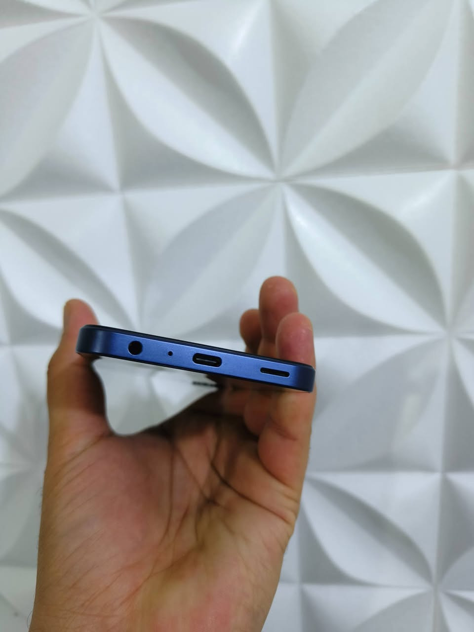 سامسونك A25 5g
ذاكرة 256 عشوائيا 8 بطارية 5 الاف 
جهاز بلاد مامفتوح ونضيف زلغ مابي 
صوت ستيريو عالي كامرة راقيه شحن سريع 
جهاز راقي جدا 
مكاني الناصرية مركز السعر 175 وبي مجال


**إذا كنت صاحب هذا الإعلان وتريد حذفه لأي سبب، رجاءا أرسل رسالة إلى الدعم الفني**