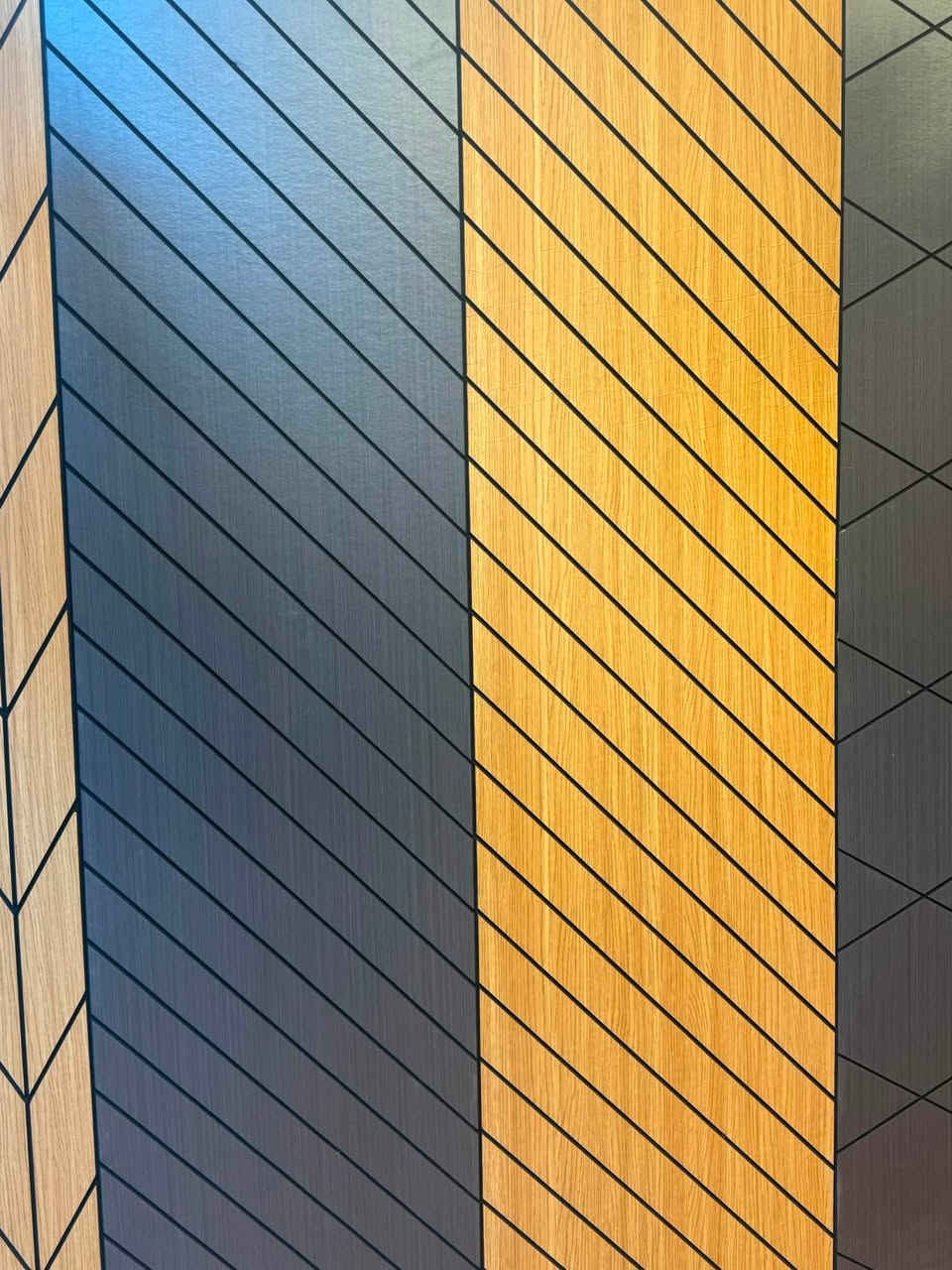 متوفر لواحة التصميم العصري والراقي 

الطول 290 عرض 60 سم يثبت مادة كرلك سليكون

الديكور الداخلي الحديث الكثر في التصميم 

المنزلي ومكاتب من مواد جيدة 

متوفر جمله ومفرد العنوان بغداد شارع سعدون

عباس كريم الديكور الحديث ***********
