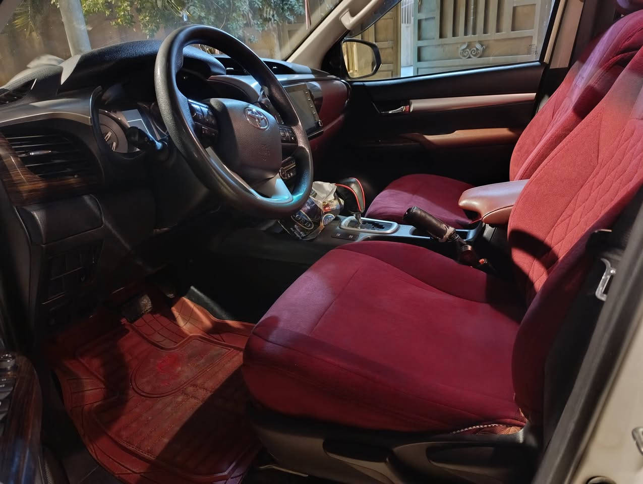 (السلام عليكم)
هايلوكس فور ويل، بانزين، گير اوتوماتيك، مكفولة  موديل 2021 رقم بغداد 
فول مواصفات /بصمة تشغيل +ابواب 
تبريد كشنات + مانع انزلاق +كاميرا وحساس. 
المسافة المقطوعة 135ألف كم 
السعر 285 ورقة $ 
للاتصال ***********
