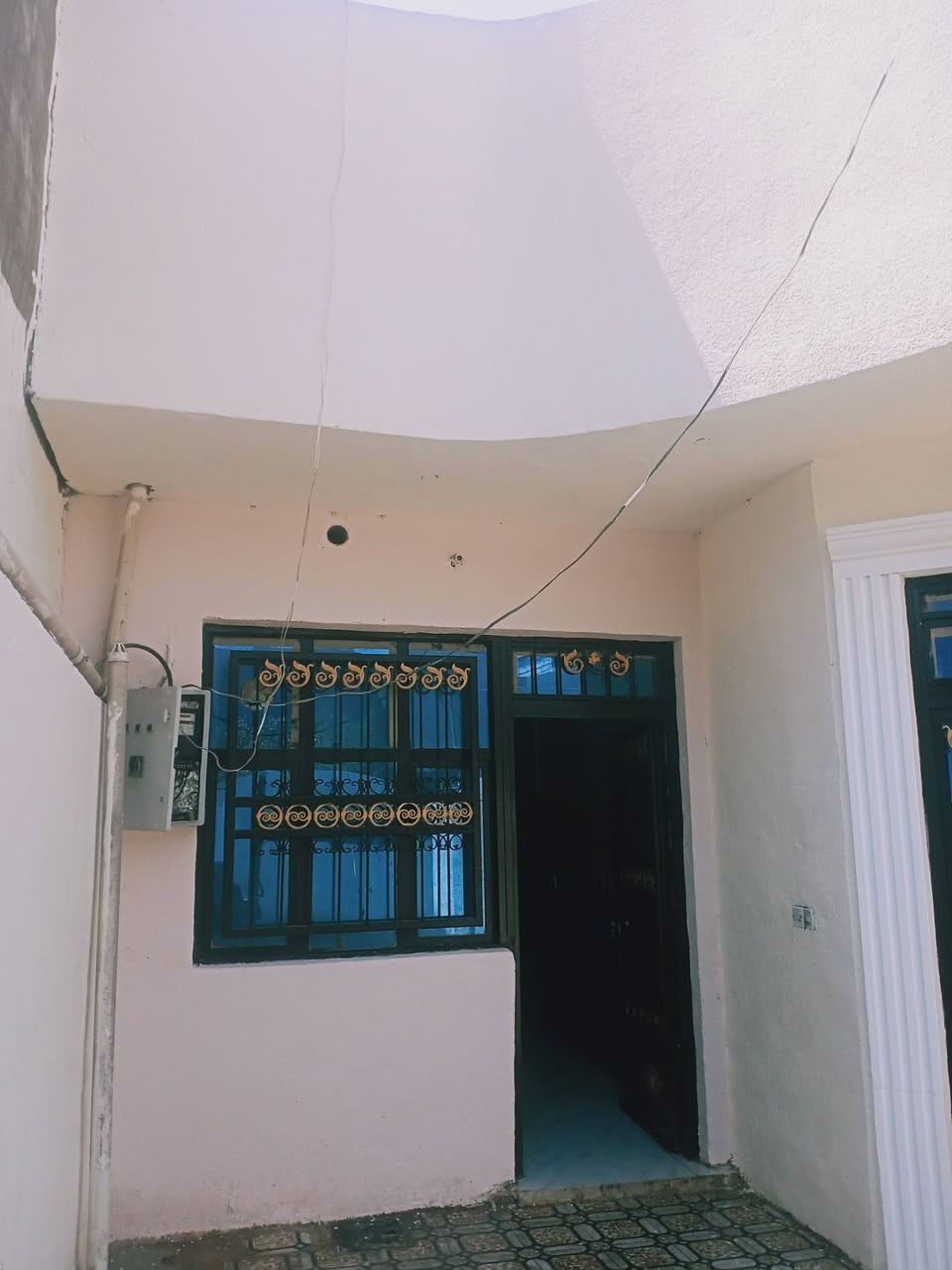 سلام عليكم بيت للبيع المساحه 150 متر طابوصرف زراعي سند25تحويل ثاني يوم الخدمات ماي كهرباء تبليط مجاري المكان حله نادر الثانيه فرع سكلة صدام الاستفسار الاتصال على هذه الرقم ***********
