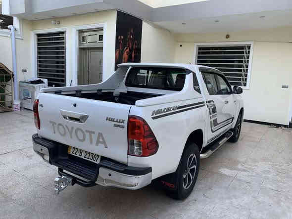 سلام عليكم عندي سياره البيع بيكم فورويل موديل 2020 رقم أربيل سياره جديده وحلوه سياره 6 سلندر تي اردي ماشيه 70 ألف تحويل مباشر كير وتماتيك عنوان بغداد ولشراي يتصل على رقم ***********
