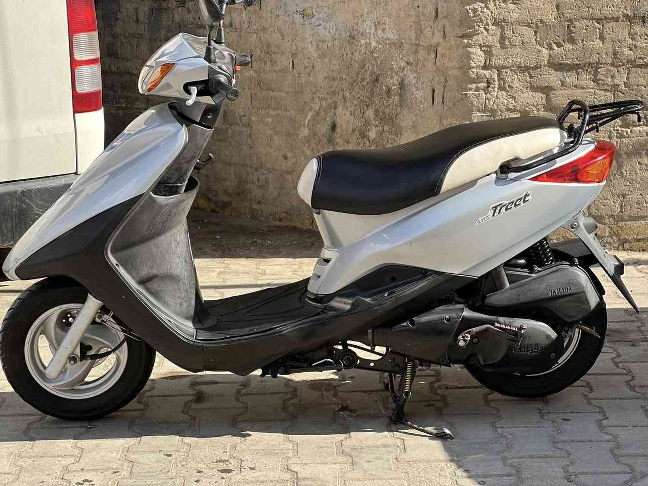 سلام عليكم اكزز تريت جديدة بمعنى لكلمة وين ميعجبك افحص وين ميعجبك وديها مكفوووولة كفاااالة عاااامة 
ماشية 38 الف حقيقي 
دراجة تتعب تكول جديدة 
سعررر مليون و250 الف
مكاني بغداد 
للاستفسار 
***********
