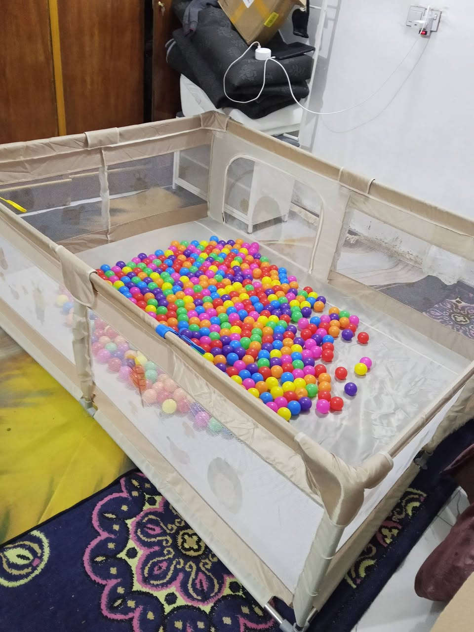 السلام عليكم شباب أغراض منزلية والعاب اطفال ايباد كيتار جنط سفر ورد اغصان كلشي بلصور موجود باسعار مناسبة الشراي يتواصل ***********
