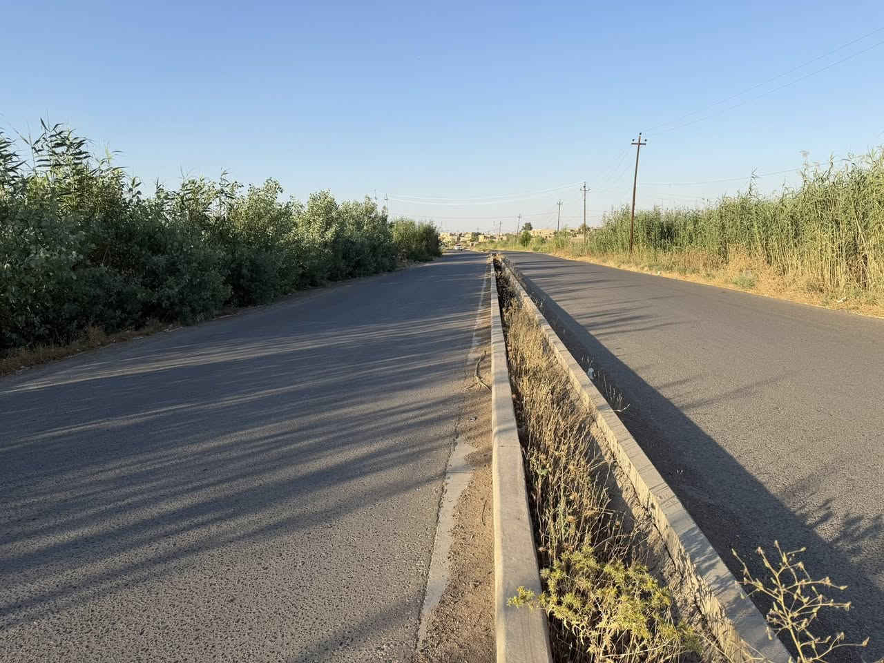 دونم بقضاء العلم مباشر عالشارع السايدين يبعد عن قاعة عزاء الجباره 150 متر مشيد بي أساس بيت مكتب ثائر الحديد للعقار
***********
