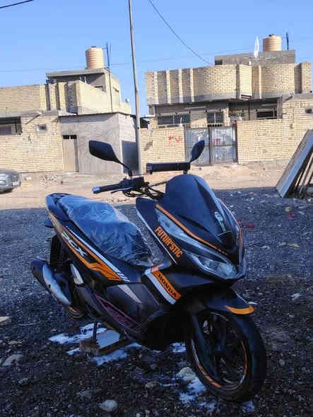 دراجة pcx جيل الثالث 2020
مكينة مكفولة خرسة /ماشية 26 الف حقيقي 
اشاير رباعي لايت عالي ناصي حساسات شغالة
دهن موتل بانزين محسن 
حساس ستان حساس ازدحام +mp3
سعر مليون و700
عنوان بغداد سبع قصور رقم ***********
